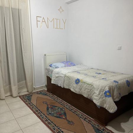 Kiato Downtown Apartment Bagian luar foto
