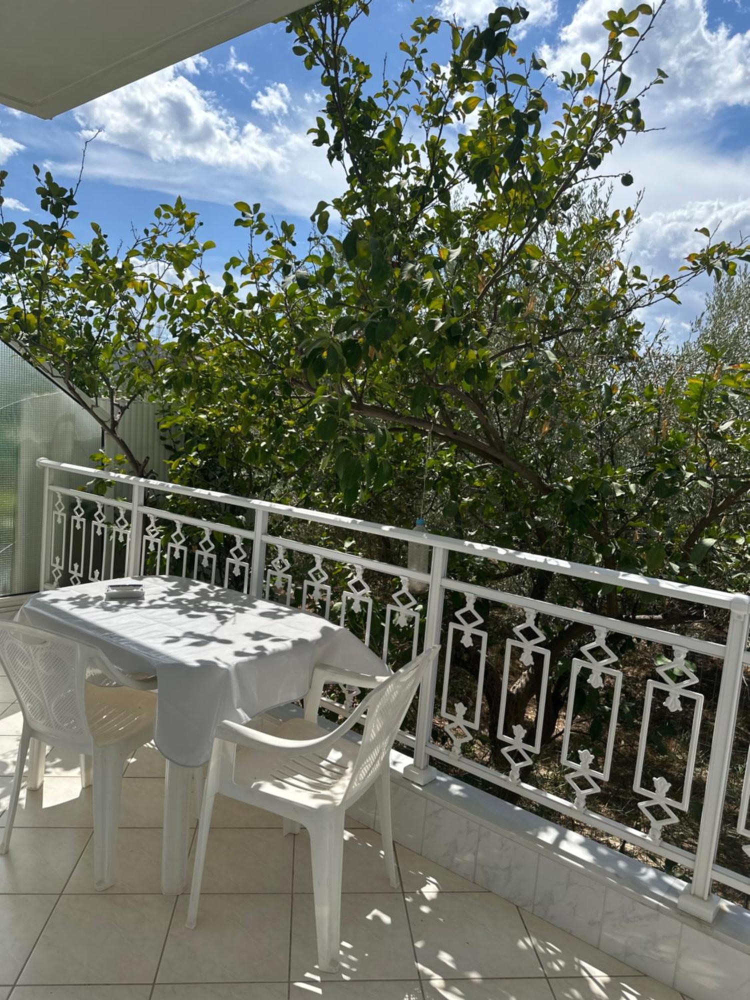 Kiato Downtown Apartment Bagian luar foto